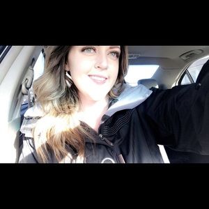 Meet your Posher, Courtney